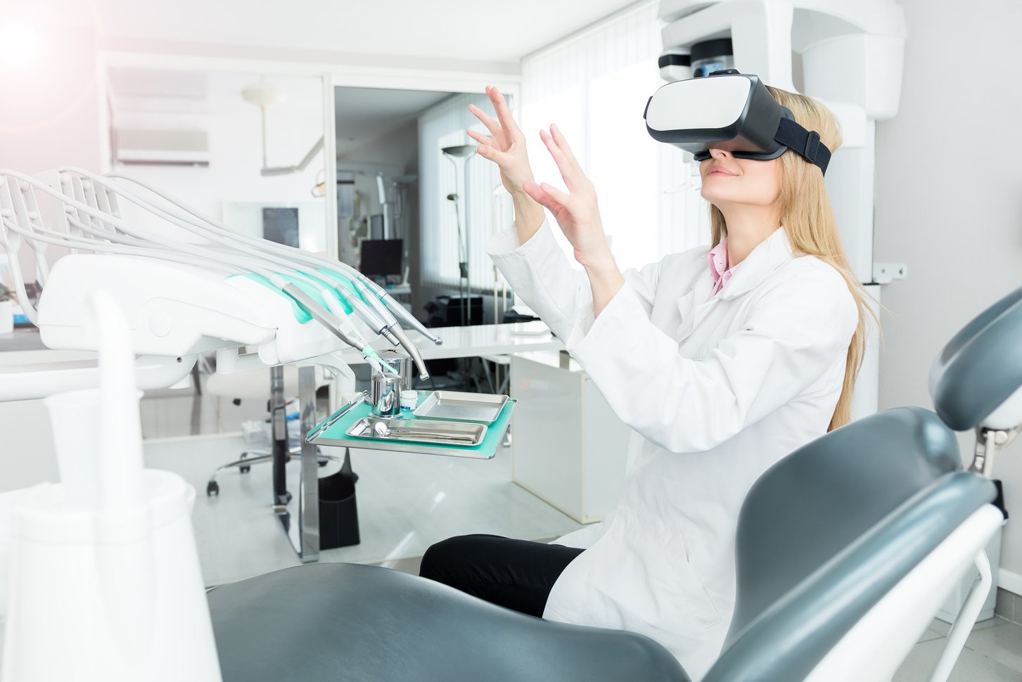 Dentist & virtual reality simulator